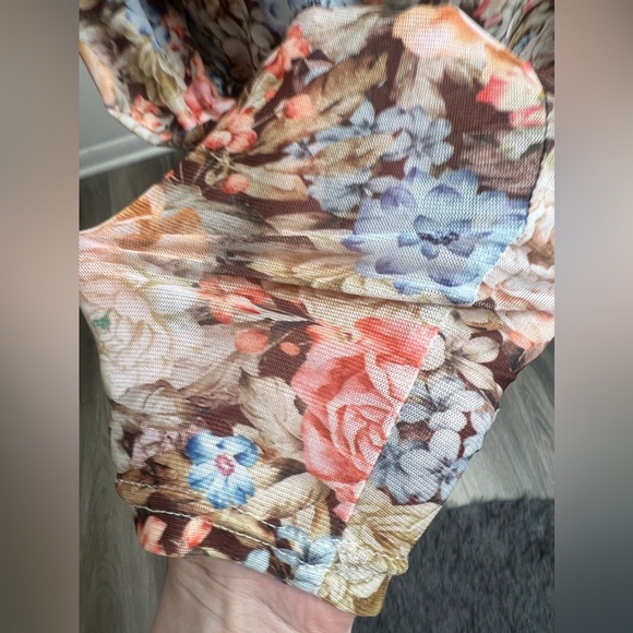 NWOT Floral Mesh Top! - Picture 8 of 15
